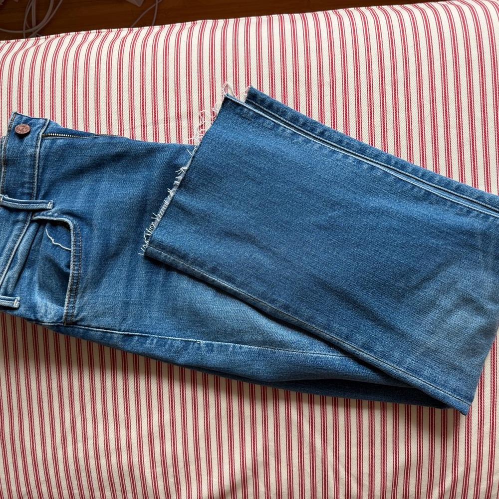 MOTHER Ankle Fray Jean
